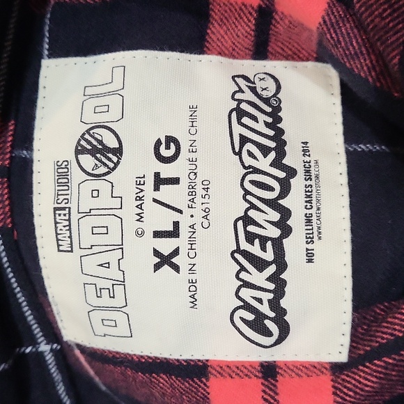 Cakeworthy Deadpool Flannel - Picture 11 of 14